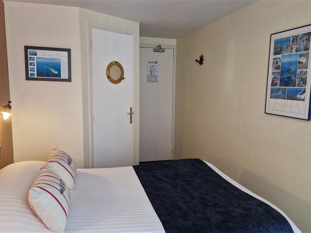 Room n°1, HOUAT, 1st floor, River view, queen size bed (10,15m²) - Hôtel Le Marin Auray
