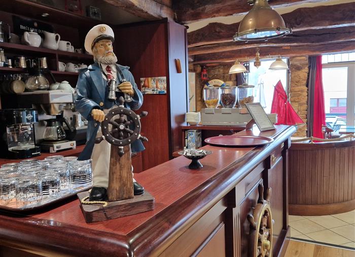 Bar and terrace reserved for hotel guests, Auray 56