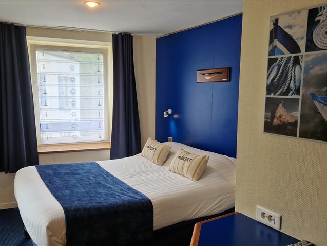 Room n°5, ILE AUX MOINES, 1st floor, queen size bed (11,45m²) - Hôtel Le Marin Auray