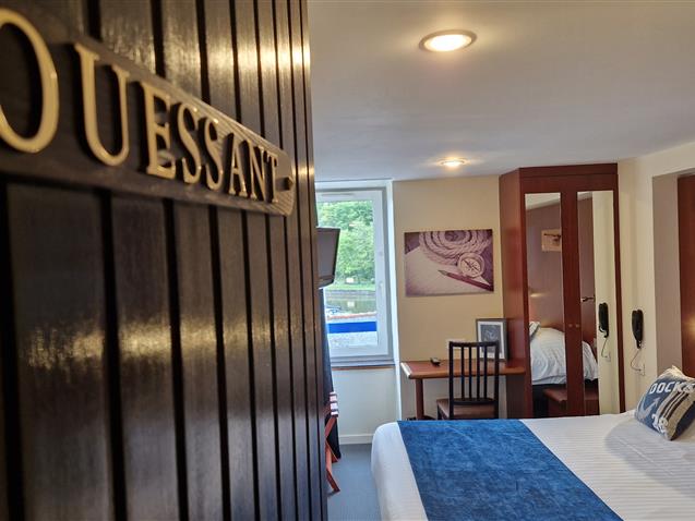 Room n°8, OUESSANT, 2sd floor, river view, queen size bed (10,40m²) - Hôtel Le Marin Auray