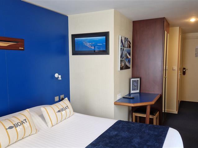 Room n°5, ILE AUX MOINES, 1st floor, queen size bed (11,45m²) - Hôtel Le Marin Auray