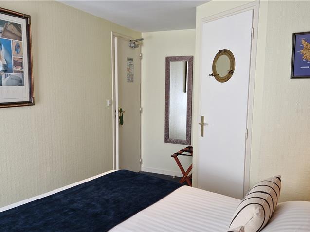 Room n°3, HOEDIC, 1st floor, River view, queen size bed (9,45m²) - Hôtel Le Marin Auray