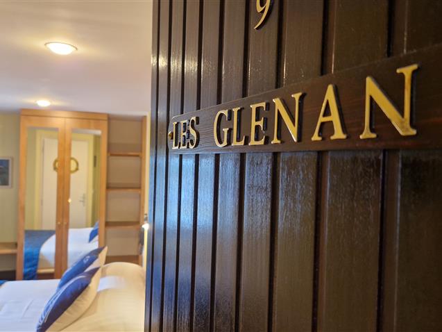 Room n°9, GLENAN, 2sd floor, queen size bed (10,45m²) - Hôtel Le Marin Auray