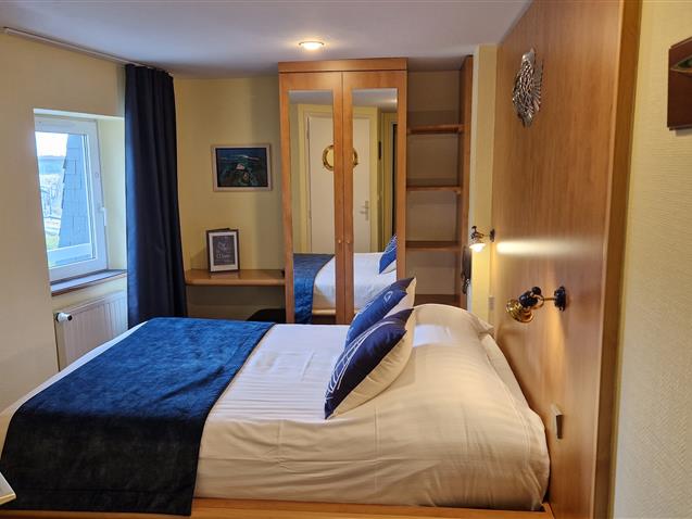 Room n°9, GLENAN, 2sd floor,queen size bed (10,45m²) - Hôtel Le Marin Auray