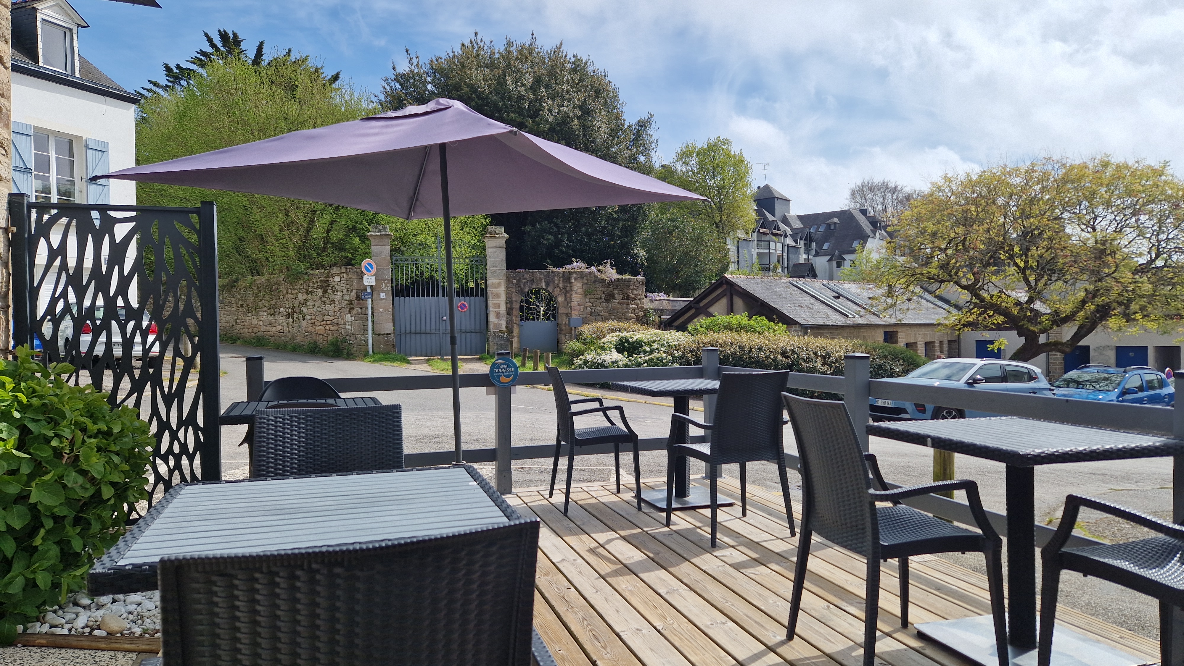 Bar and terrace reserved for hotel guests  Golfe of Morbihan